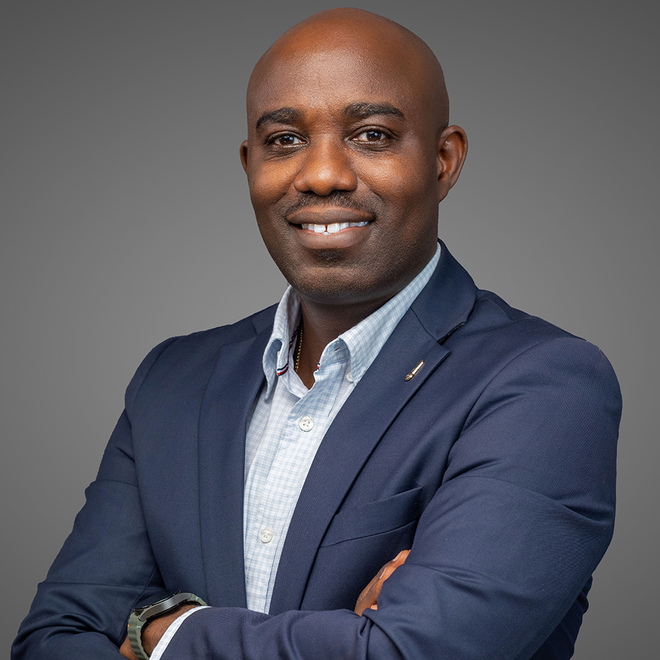 DÉSIRE BARENZI Directeur  des ressources humaines